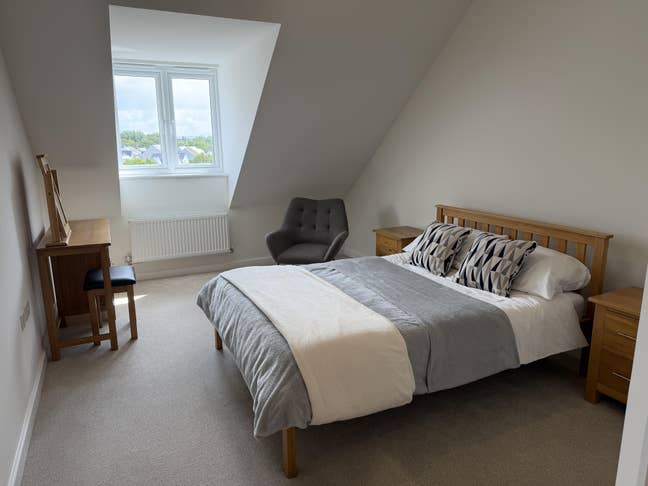 Large Double Room with on Suite. Main Photo