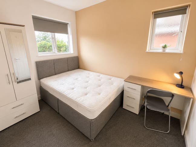 ✨Bright Double Room | Professional Home✨  Main Photo