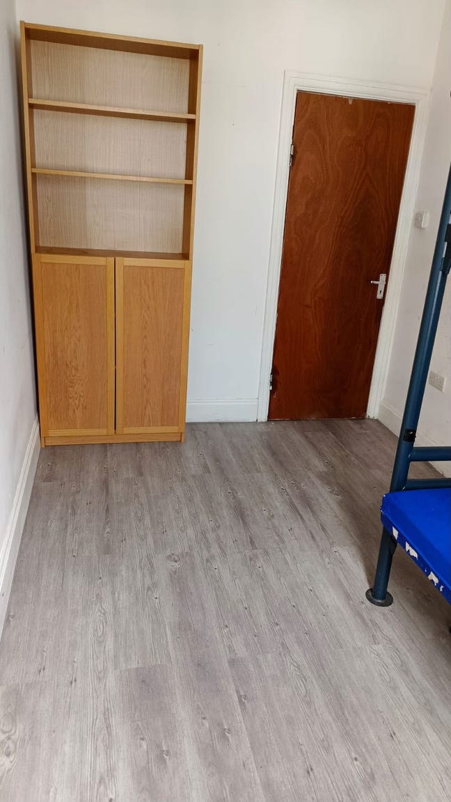 Room's for Rent  Main Photo