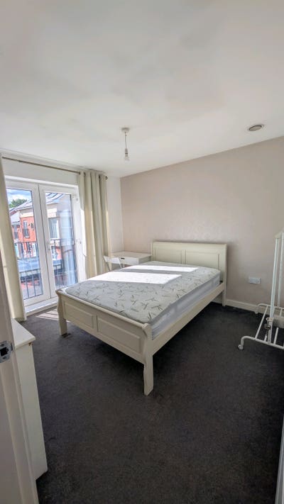 Double Rooms available on Ashton Bank Way Main Photo