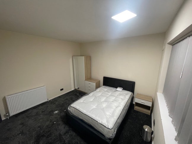 Furnished Double room all bills/ Free Parking  inc Main Photo