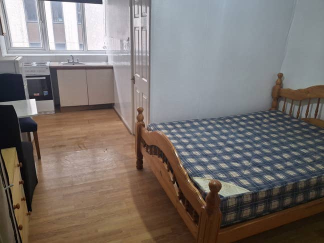 Studio flat opposite grand central   Main Photo