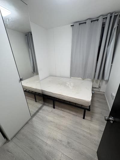 Double Room to Rent - London E14 Main Photo