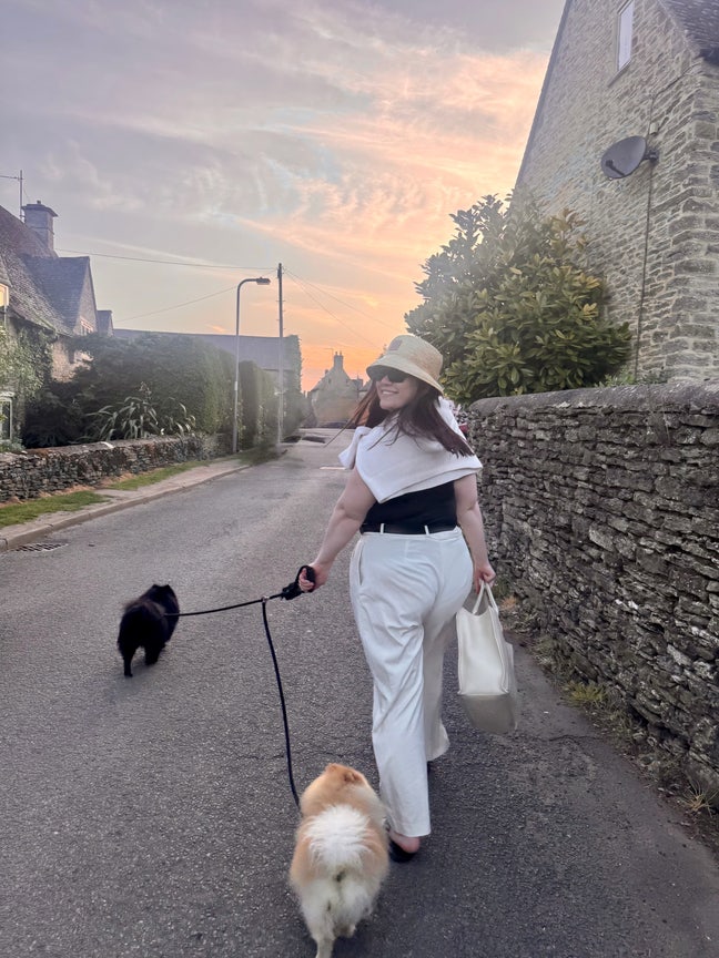 Professional Female Looking For A Buddy-Up Main Photo