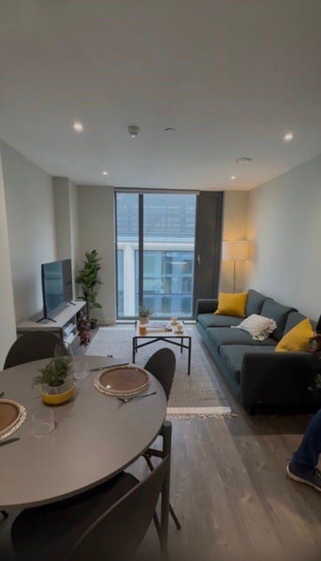 Room in cardiff city centre Main Photo