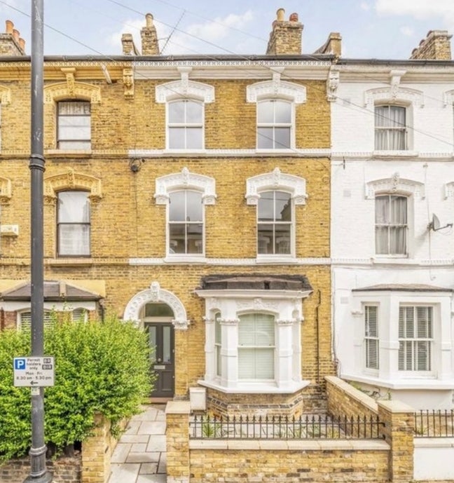 Spare double bedroom in Clapham North Main Photo
