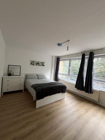 Newly Refurbished Rooms in E3 | 3 mins to Mile End Main Photo