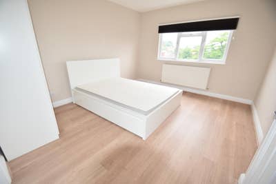 126BRR8.-  Ensuite Room with Walk-In Closet Main Photo