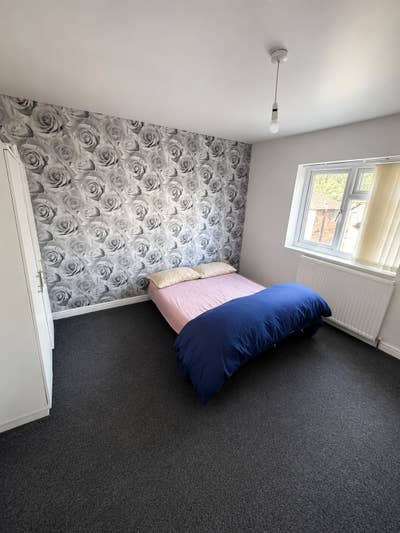 Double bedroom to rent in a nice clean house Main Photo