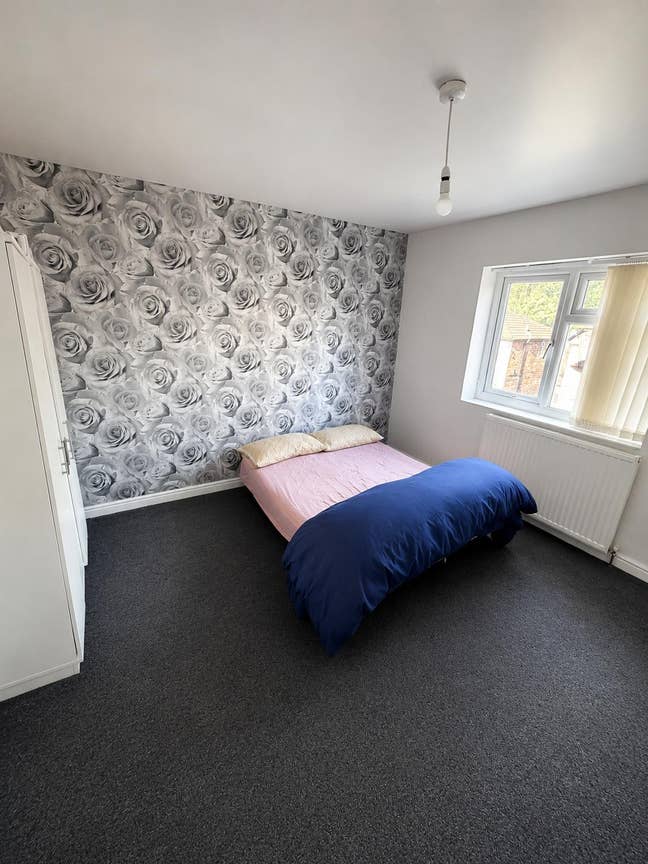 Double bedroom to rent in a nice clean house Main Photo