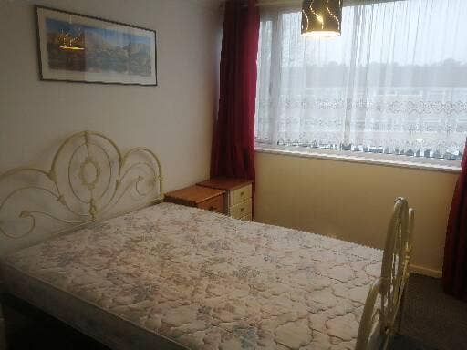 ROOM TO RENT Main Photo