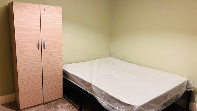 Single room and double room for rent  Main Photo