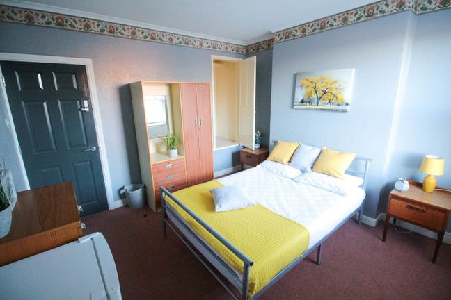 🌟 Spacious Double Room – All Bills Included  Main Photo