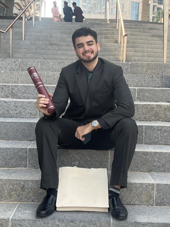 Looking for a flat mate Main Photo