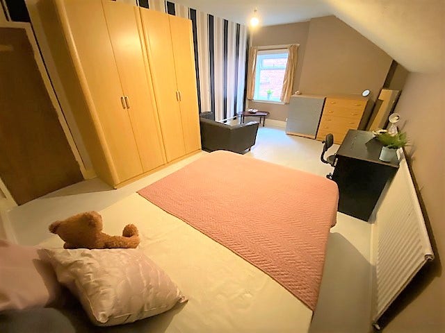Large Double Rooms on Stanmore Rd Main Photo