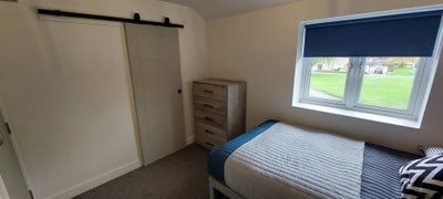 Modern Ensuite - Excellent Location Research Park  Main Photo