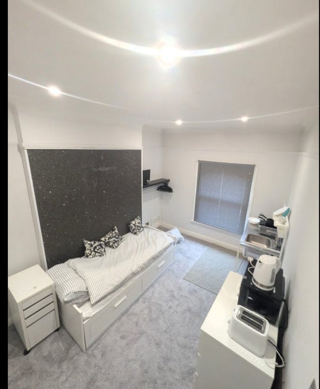 Dbl Room in Stunning Location *Sun-Fri Only* Main Photo
