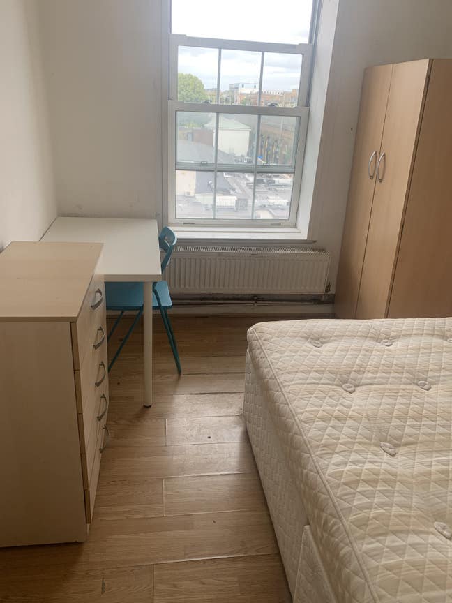 One single room in Bethnal Green  Main Photo