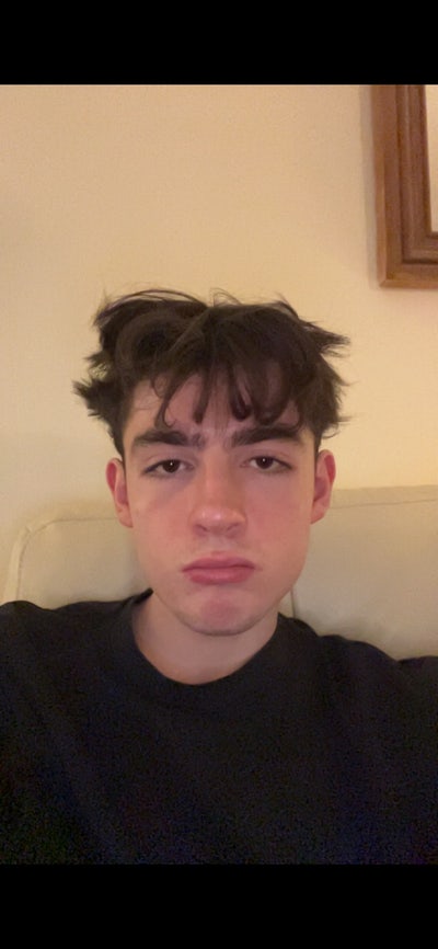 19yo bartender and student. Looking for a room!  Main Photo