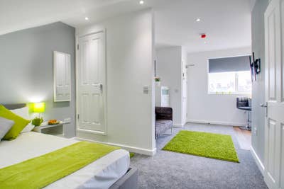 2 Lovely Double En Suite Rooms Available  Main Photo
