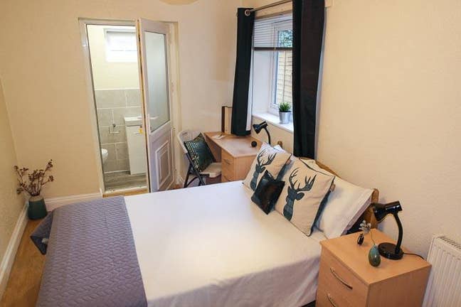 NN2 House Share | 8 Bedrooms, 7 Ensuites Main Photo
