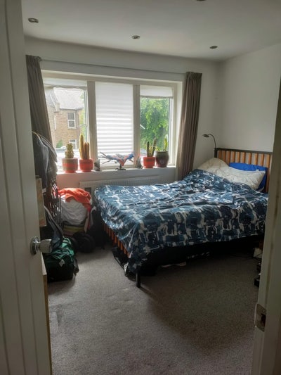 Lovely double room and huge living space flat Main Photo