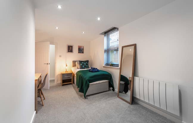 Available Now! Modern 1-Bed Apartment with Parking Main Photo