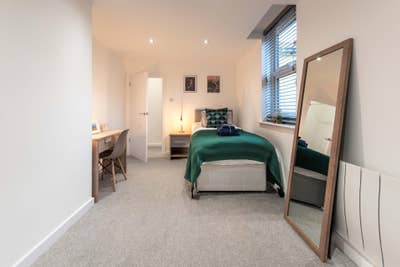 Available Now! Modern 1-Bed Apartment with Parking Main Photo