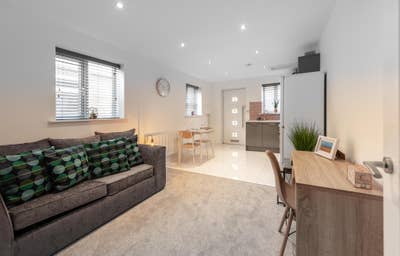 Available Now! Modern 1-Bed Apartment with Parking Main Photo