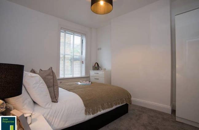 Victorian terrace house in Fulham. ALL inclusive Main Photo