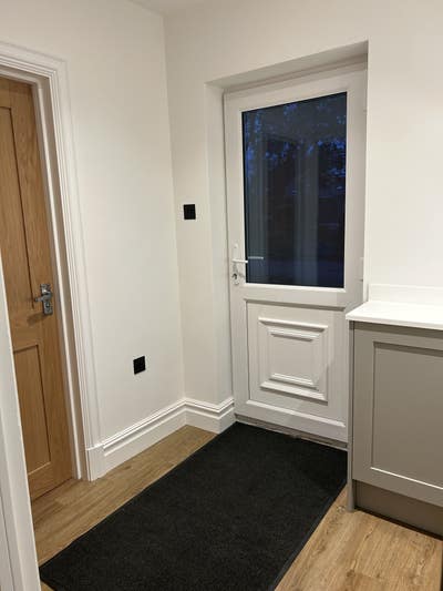 Monday - Friday professional flat available  Main Photo