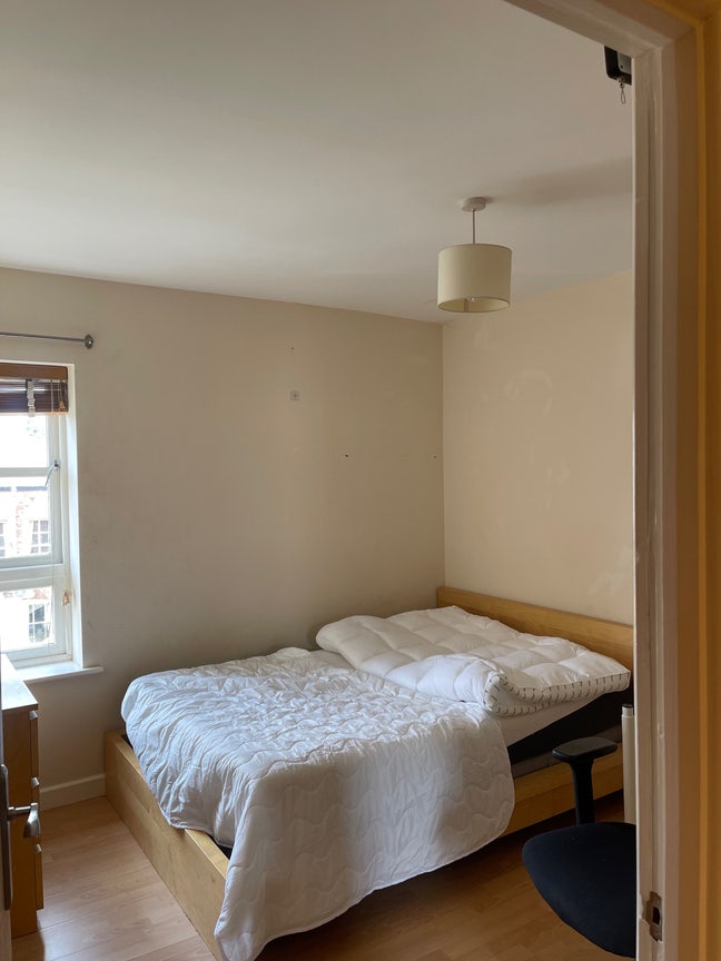 Single furnished room with private bathroom  Main Photo