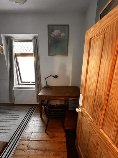 Mezzanine room in cosy east Bristol house Main Photo