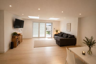 🏡 Spacious House Share | Two Rooms Available Main Photo