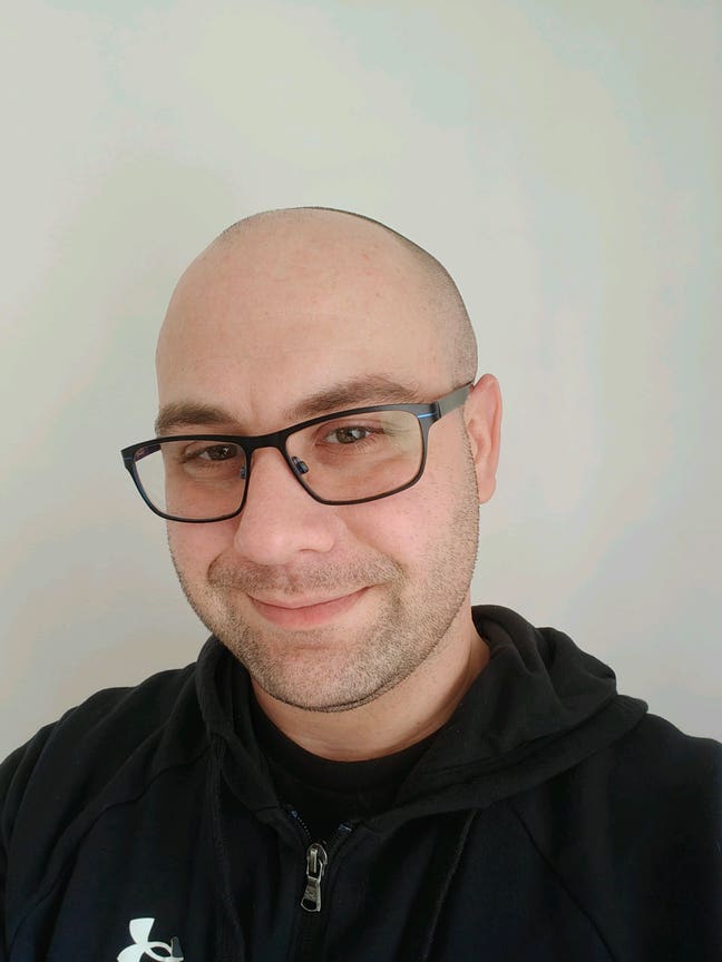 Professional male 40 seeking single or double room Main Photo