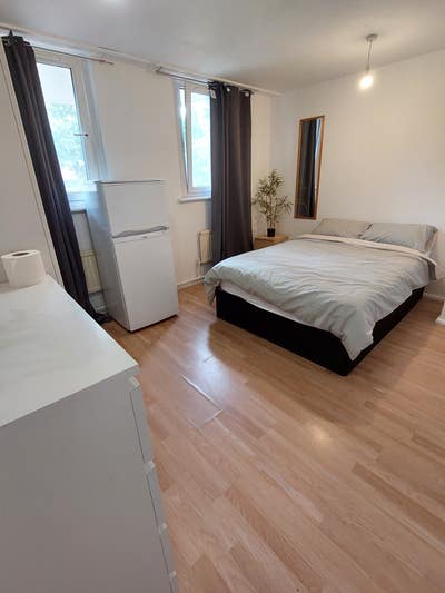 Spacious Double Room - Excellent Location   Main Photo