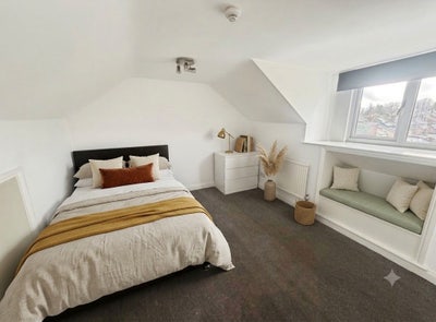 Top floor DOUBLE room with Kitchenette Main Photo