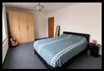 Big and bright DOUBLE room in a friendly house Main Photo