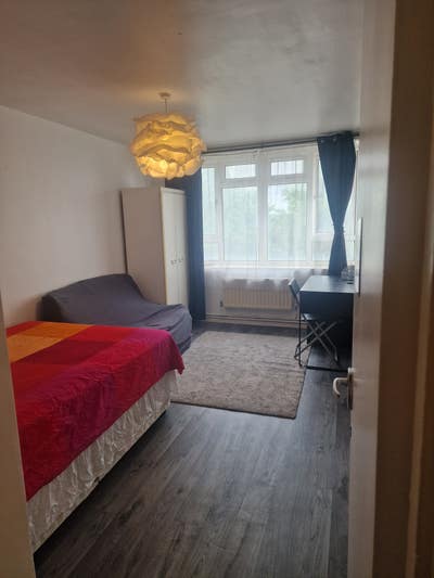 Bright large double room in kilburn Main Photo