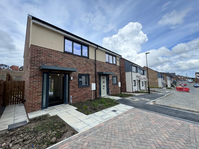 To Rent  Chapel Rigg Drive. Newcastle, NE15  Main Photo