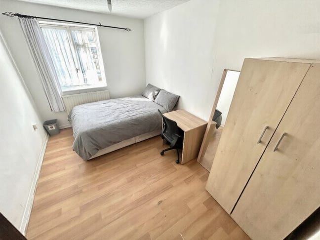 Double Room - Canary Wharf E14 -All Bills included Main Photo