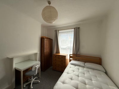Ensuite Double room near King's Cross Main Photo