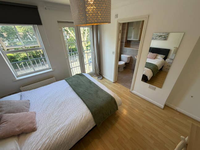 Ensuite and small double rooms Main Photo