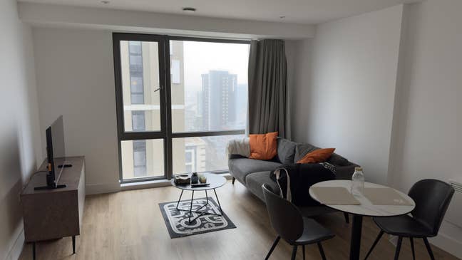 Modern Fully Furnished Studio Apartment – Cardiff Main Photo