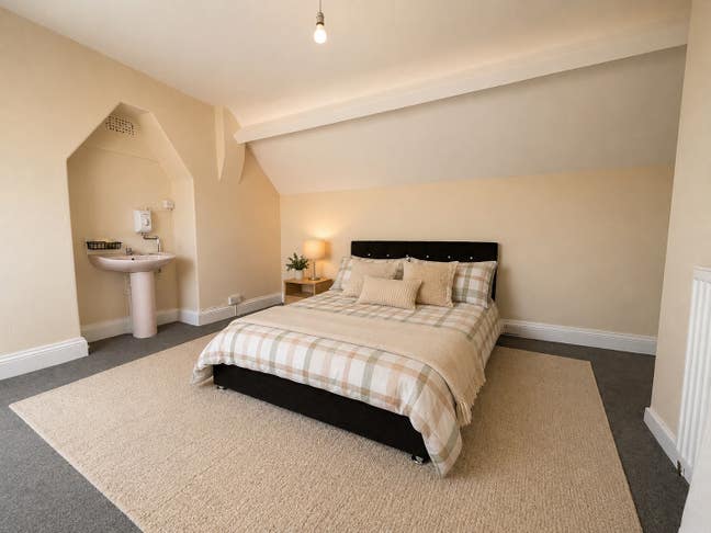 Two New Double Rooms -Available Now - Close to YDH Main Photo