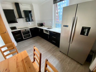 Lovely double room in Crossharbour Main Photo