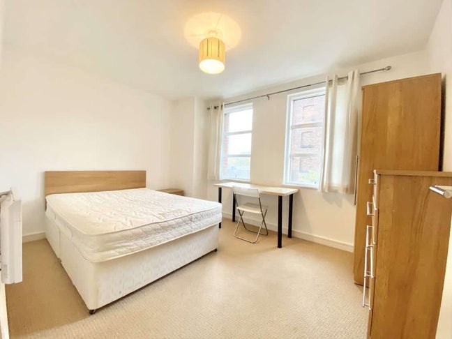 Double Room in 2-Bed Apartment | The Quadrangle  Main Photo