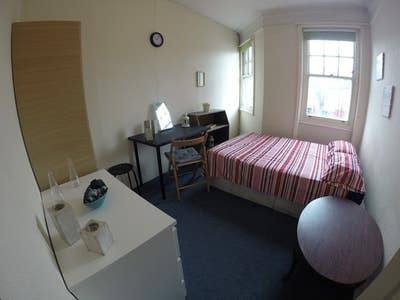 2 Rooms in the Heart of Hackney 🚀 Main Photo