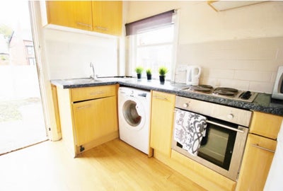 4 Bed House in Headingley 1St July Bills Included  Main Photo