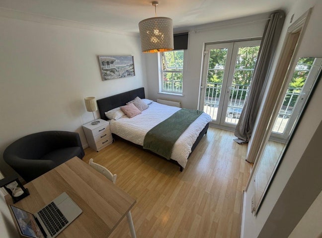 Bright En suite Room Canary wharf/Crossharbour Main Photo
